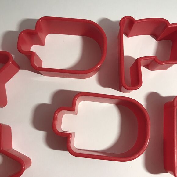 Cookie Cutters Sandwich Makers Art Molds Playdoh Plastic Red Set of 12 Shapes - Picture 3 of 7